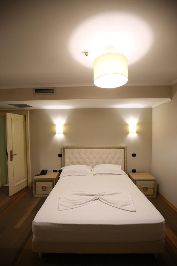 Germany Hotel ดูร์เรส ภายนอก รูปภาพ